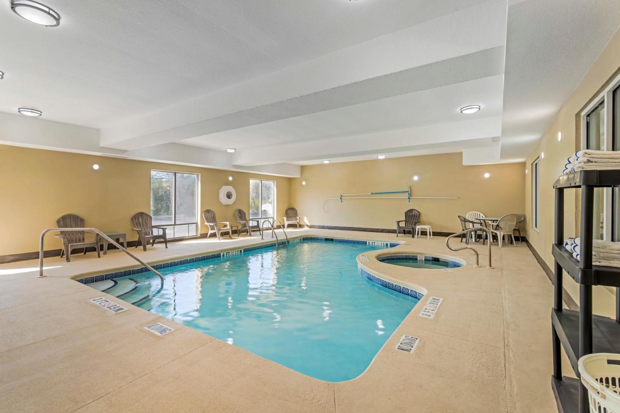 Comfort Suites Brunswick Eksteriør bilde